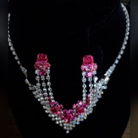 Beautiful cubic zirconia rose jewelry set - Picture 3 of 3